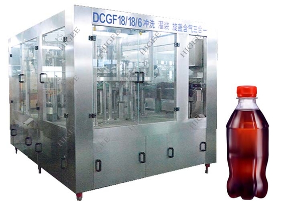 中国 Sus304物質的な炭酸飲み物の充填機の耐久財12の口の保証 サプライヤー