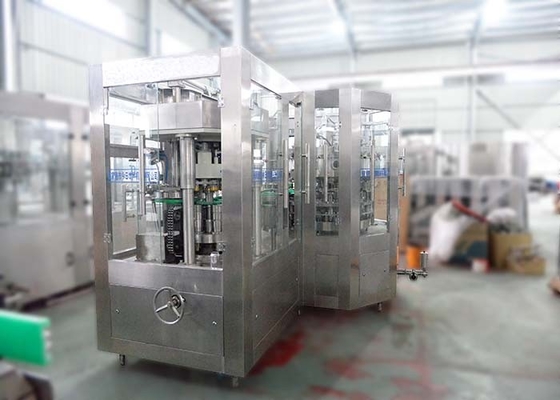 中国 プラスチック ペットびんジュースの充填機、フルーツ ジュースの包装機械8000b/h サプライヤー